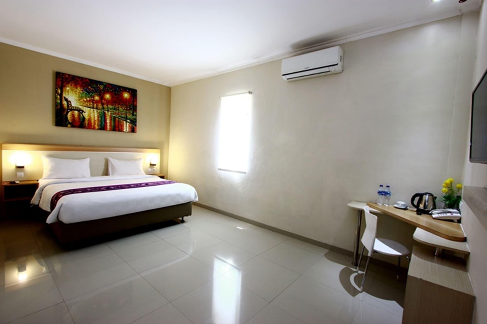 Laxston Hotel Yogyakarta Esterno foto