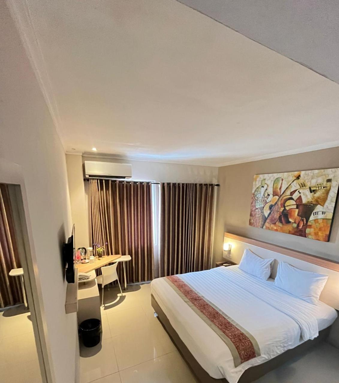 Laxston Hotel Yogyakarta Esterno foto