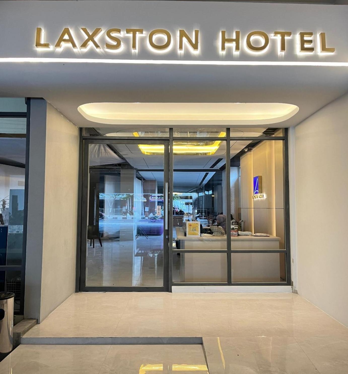 Laxston Hotel Yogyakarta Esterno foto