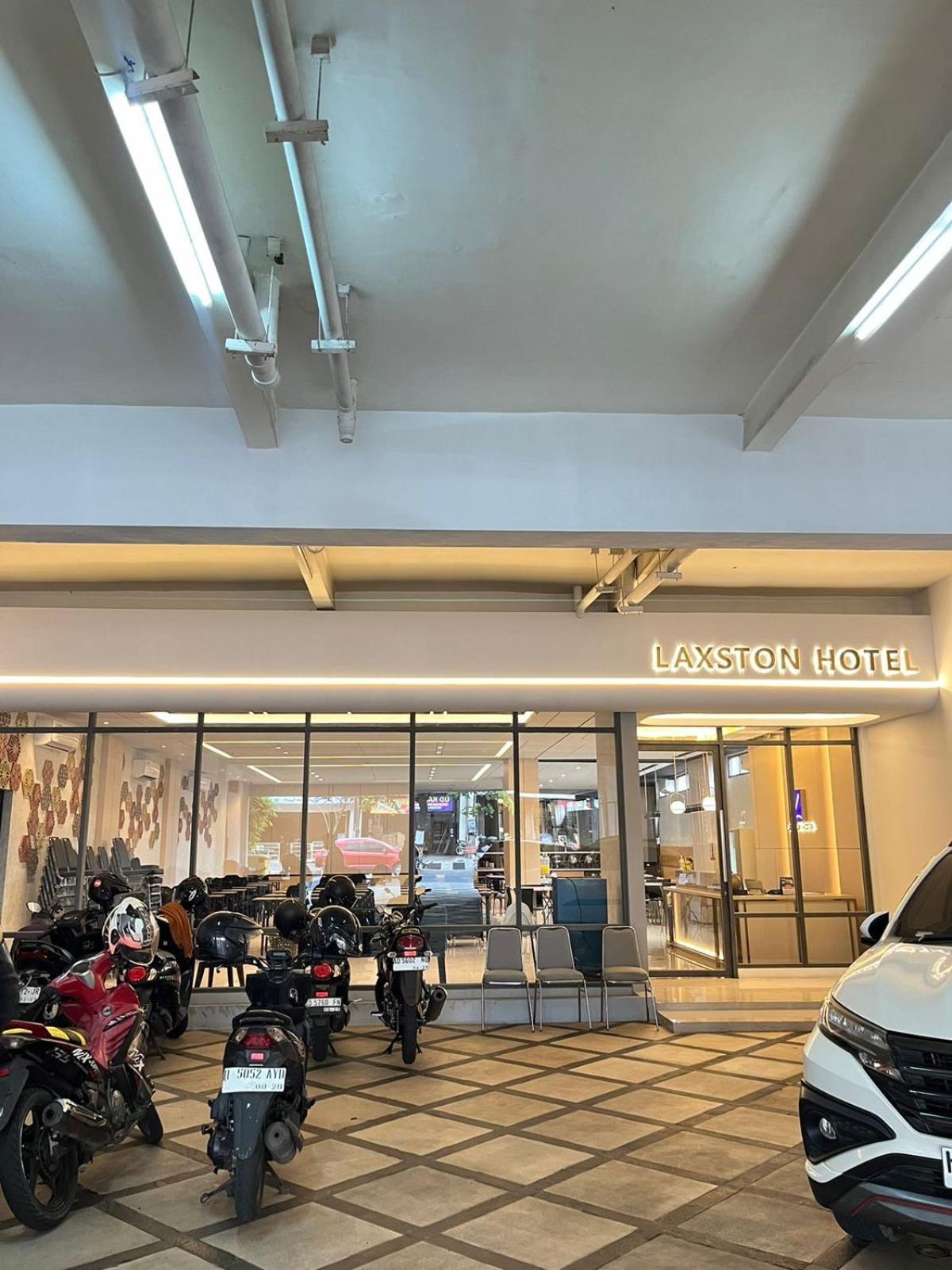 Laxston Hotel Yogyakarta Esterno foto