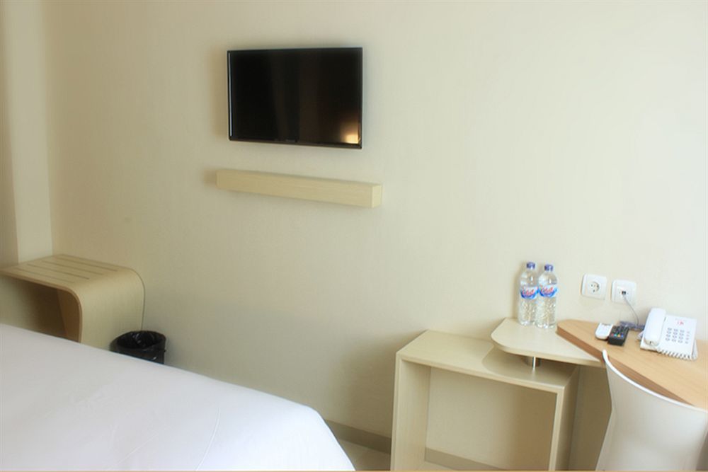 Laxston Hotel Yogyakarta Esterno foto