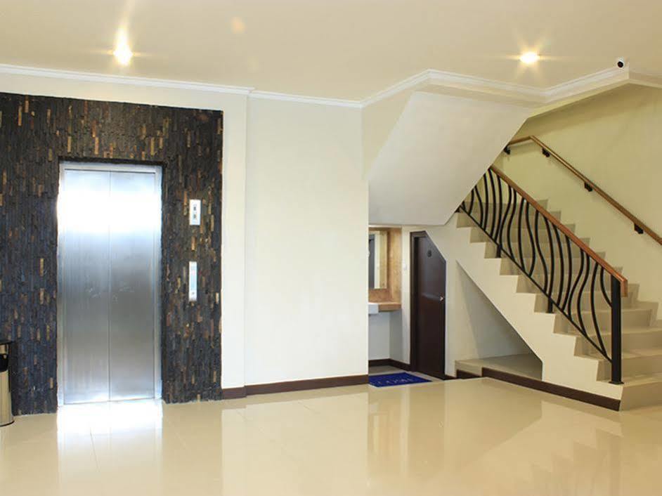 Laxston Hotel Yogyakarta Esterno foto