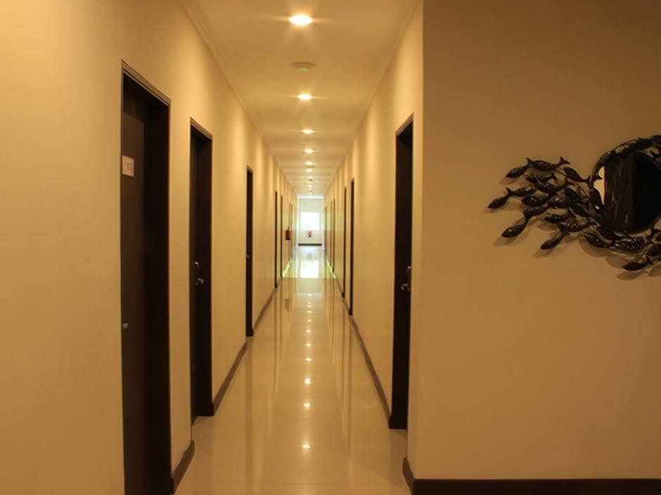 Laxston Hotel Yogyakarta Esterno foto
