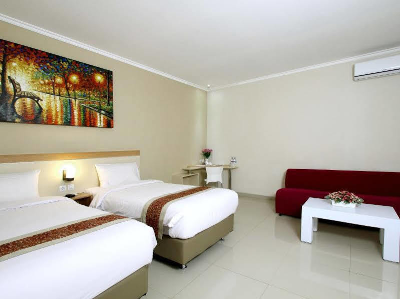 Laxston Hotel Yogyakarta Esterno foto